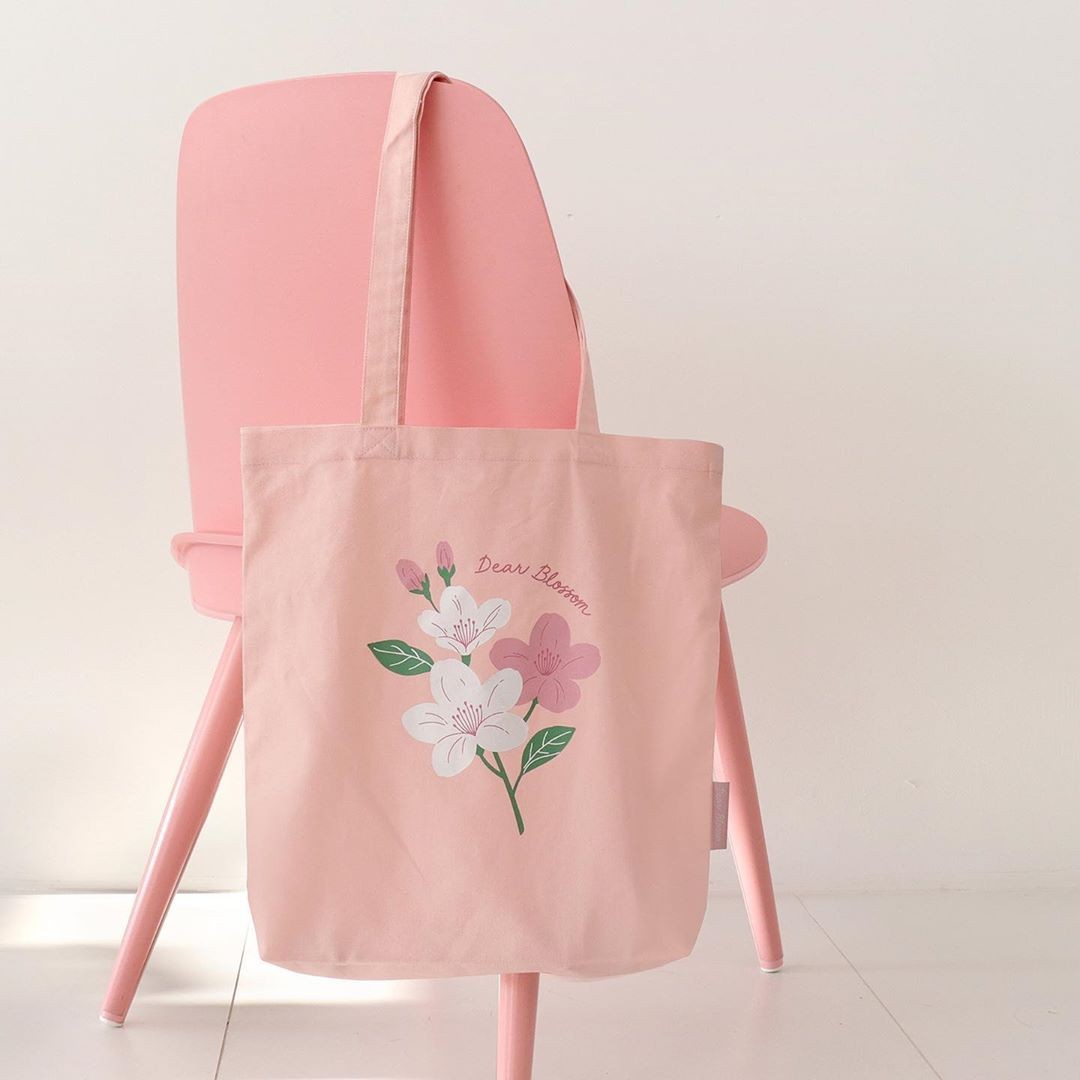 Pink tote