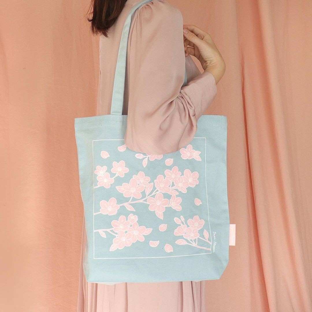 Blue tote