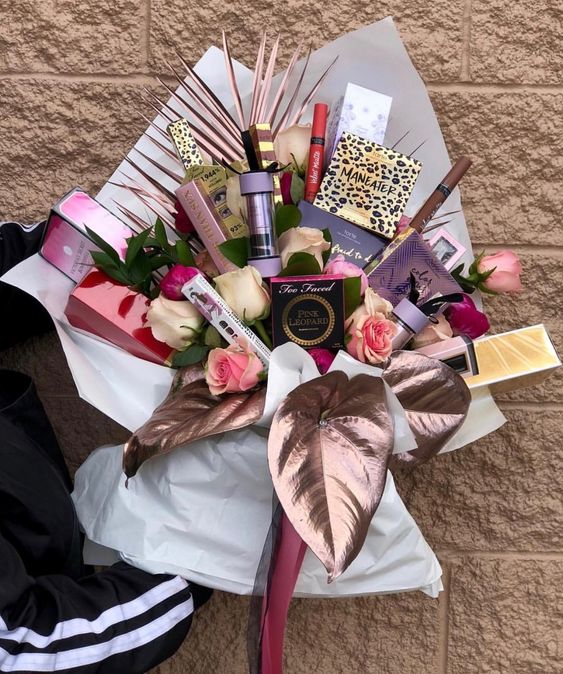 Makeup bouquet