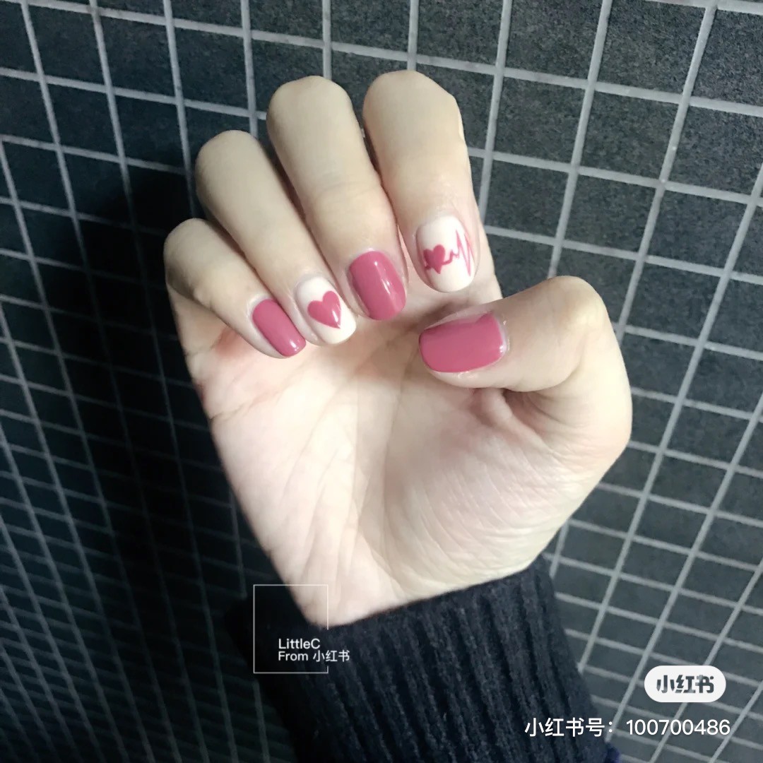 Heart and heartbeat nails