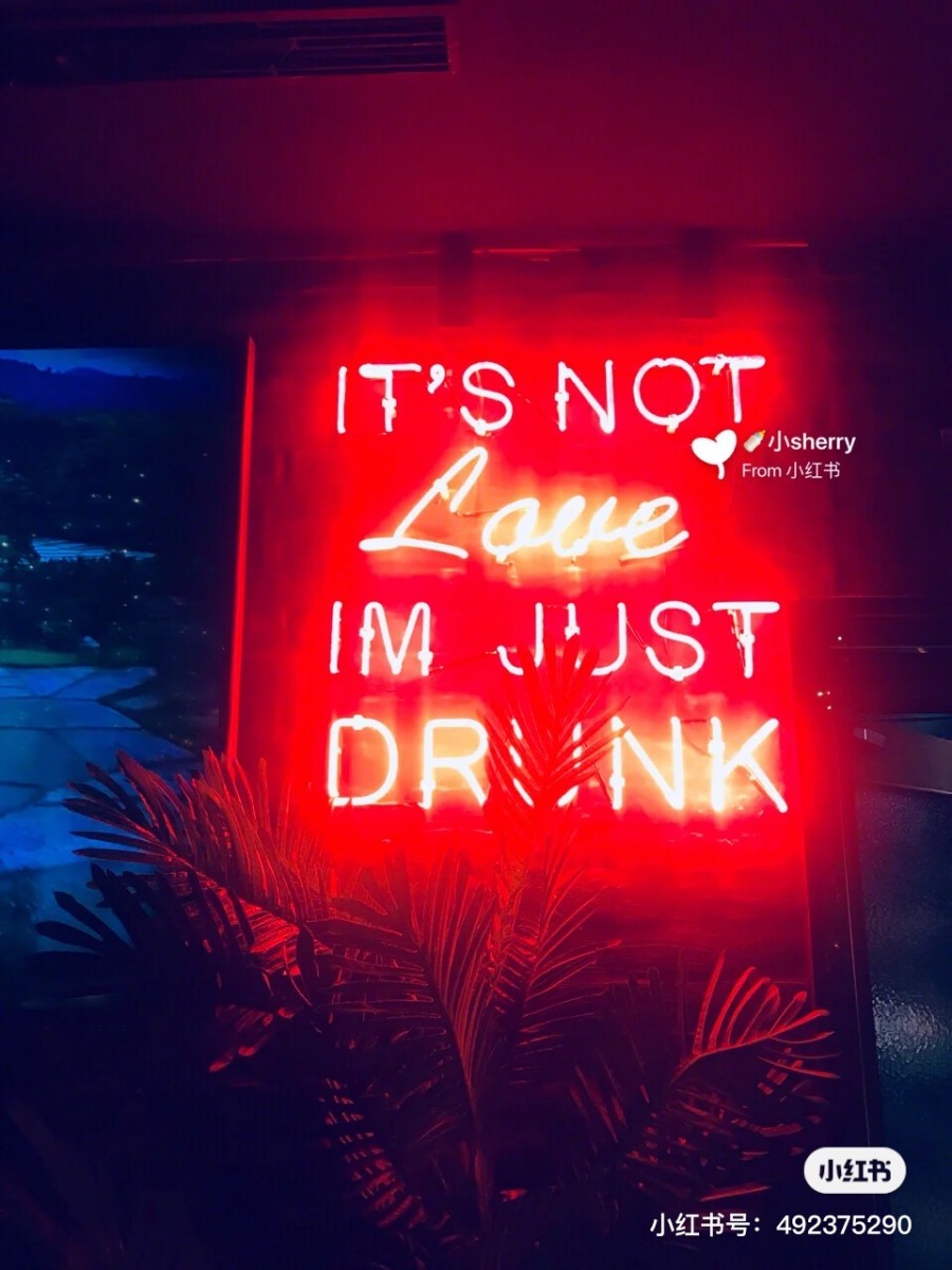 Fluorescent lights in Drunk Cafe
