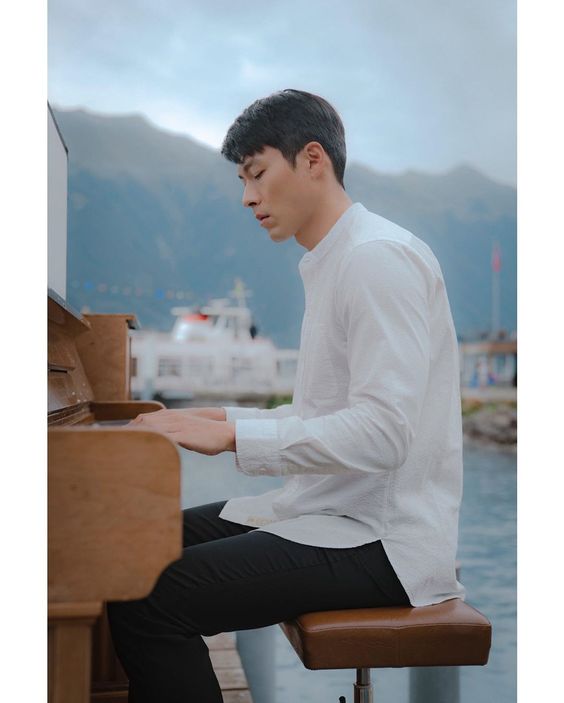 Hyun Bin playing the piano in Crash Landing on You