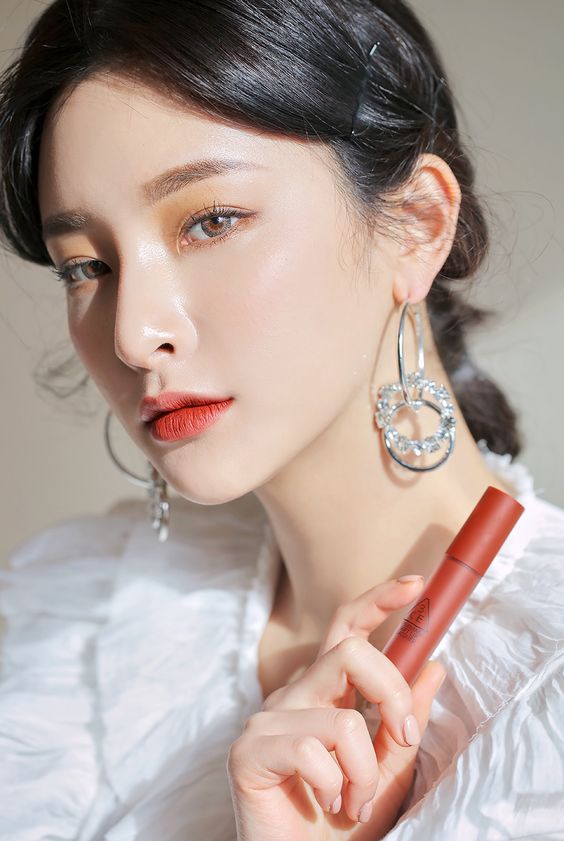 Model wearing lipstick