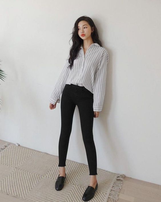 asian lady dressed in officewear