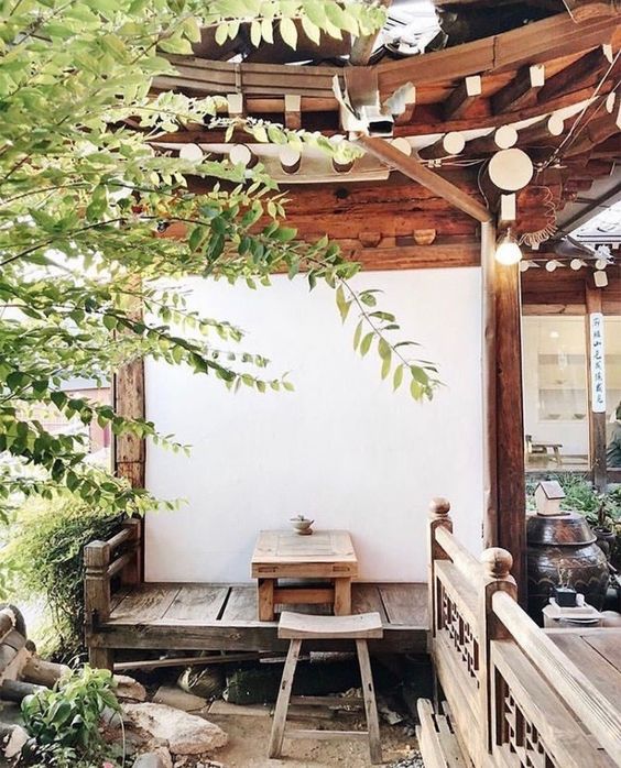 Outdoor area of Cha-teul