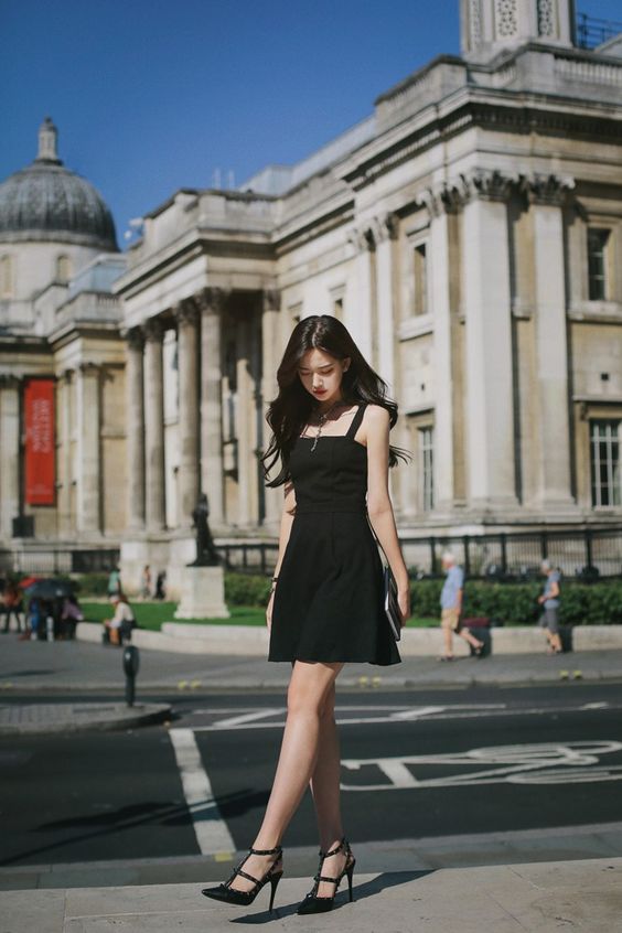 asian lady dressed in officewear