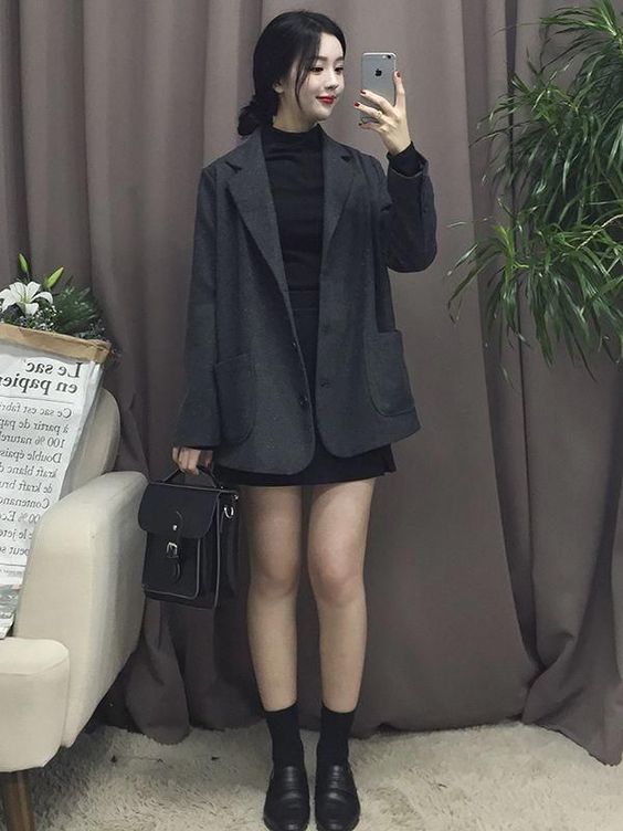 asian lady dressed in officewear