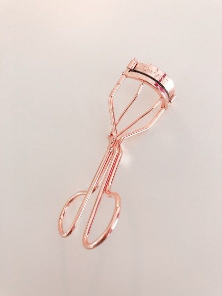Eyelash curler