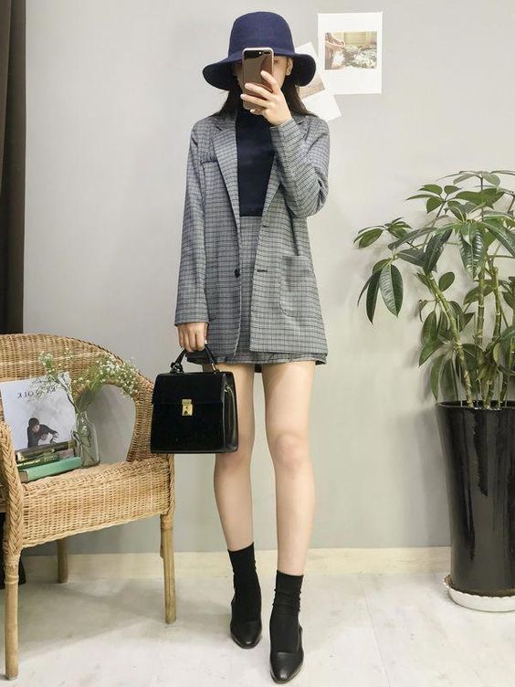 asian lady dressed in officewear