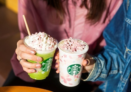 Starbucks Japan free "sakura" toppings