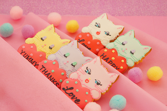 Shonpy kawaii icing cookie lollipop in cat shaped designs