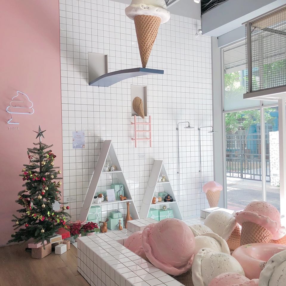 I'm Talat insta-worthy gelato shop in Taichung, Taiwan with swimming pool giant ice cream