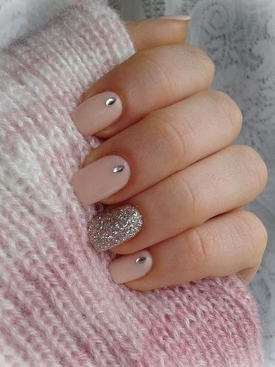 glamorous Bridal Nail Art with glitter and sparkle