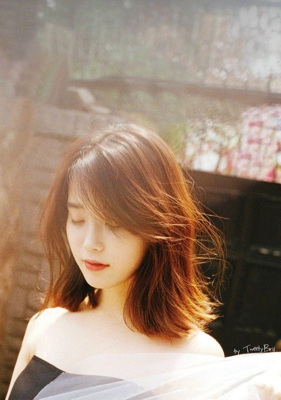 Hairstyle to slim face Side bangs with side parting asian short hair