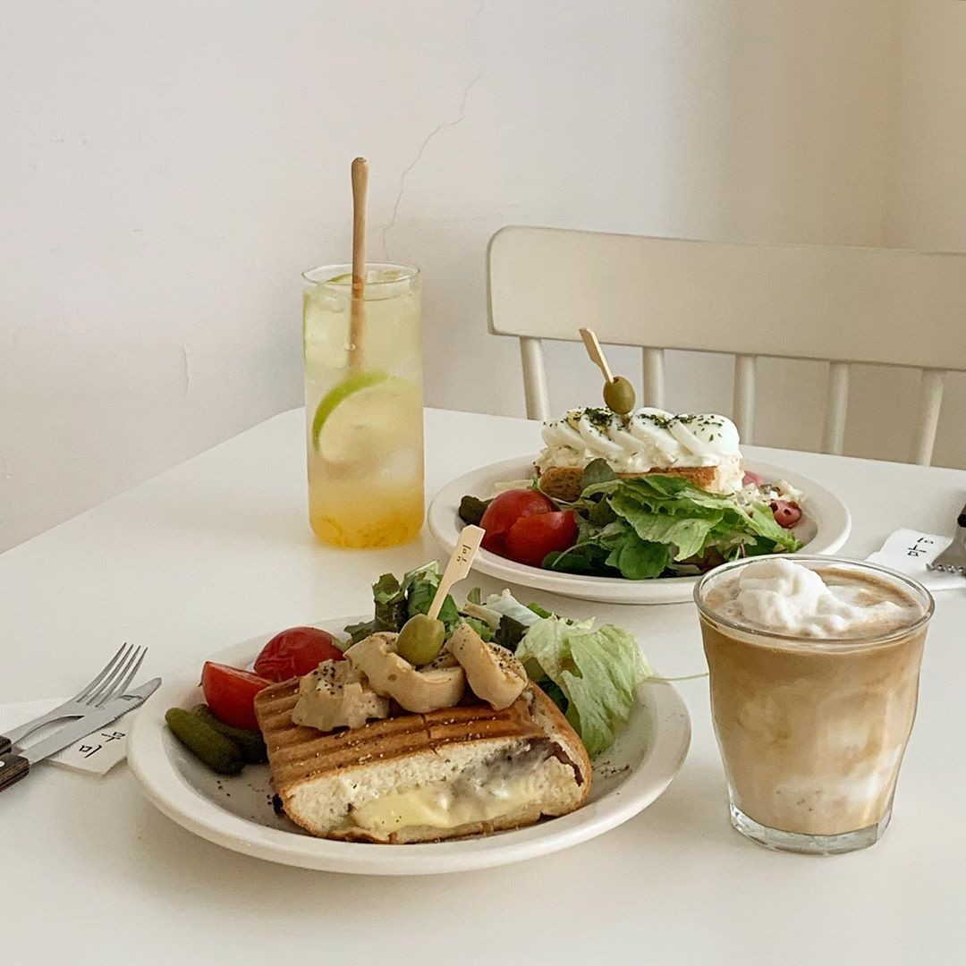 Savoury food served at cafemumi