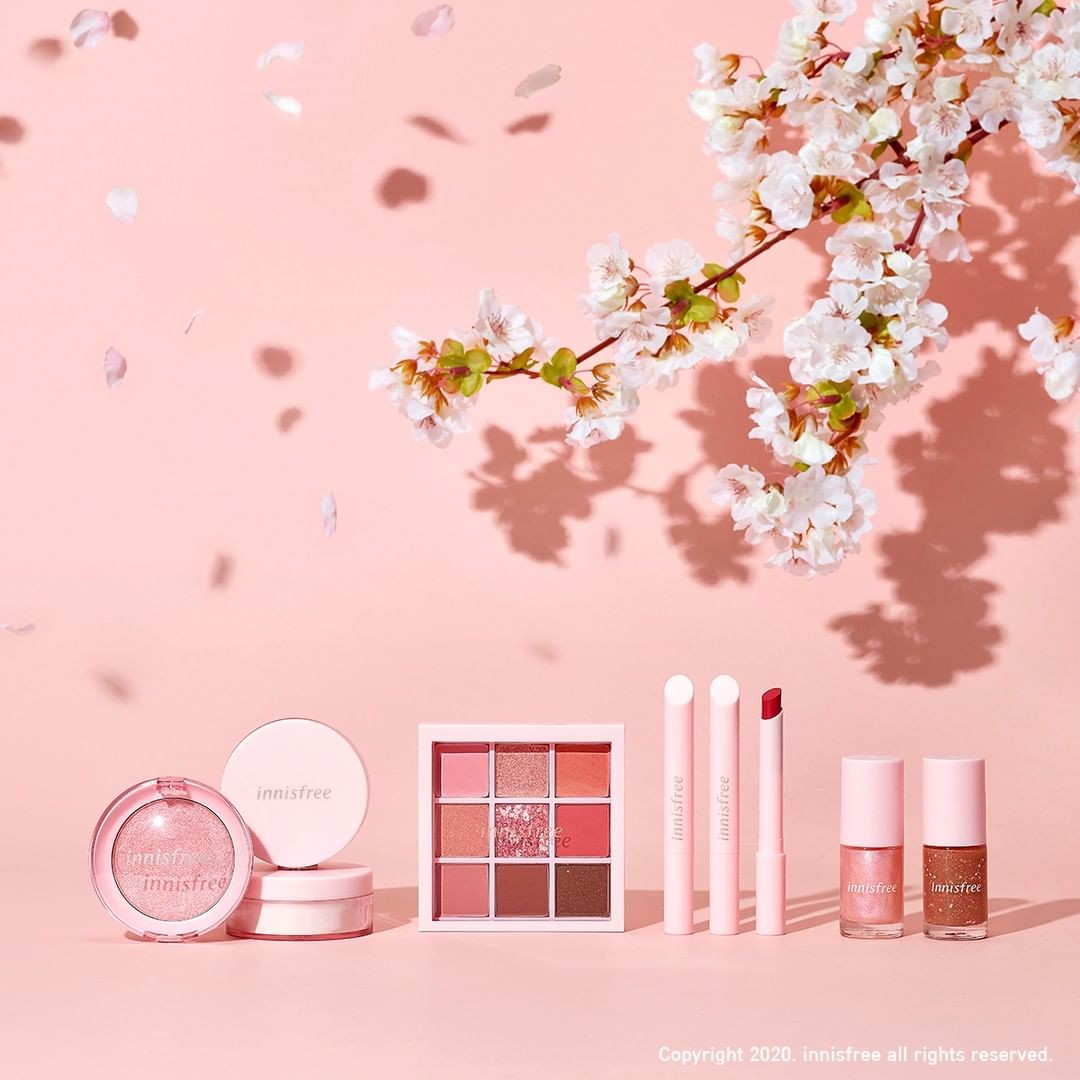 innisfree Spring cosmetics with cherry blossoms