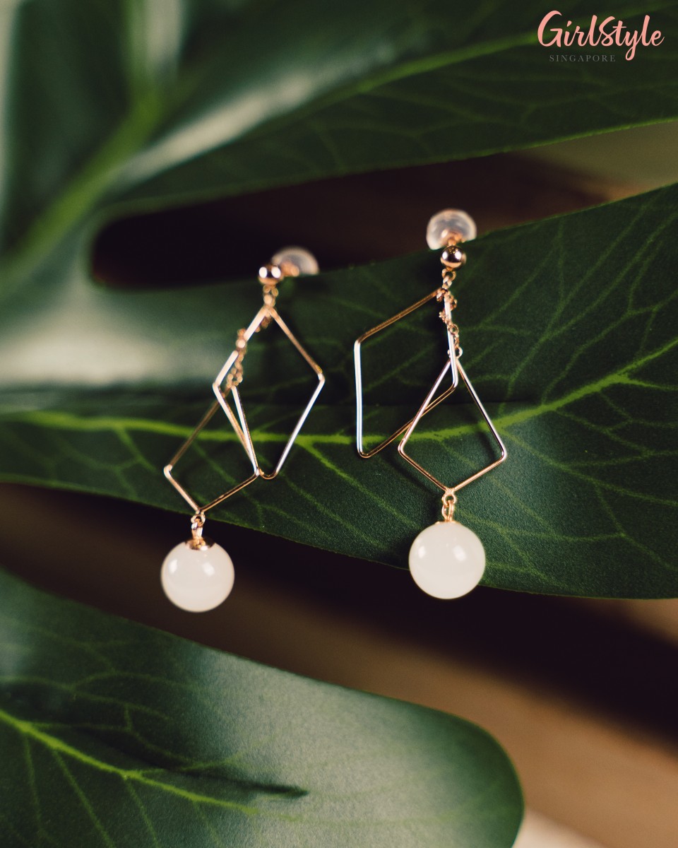 Nephrite Jade intertwining diamonds earrings