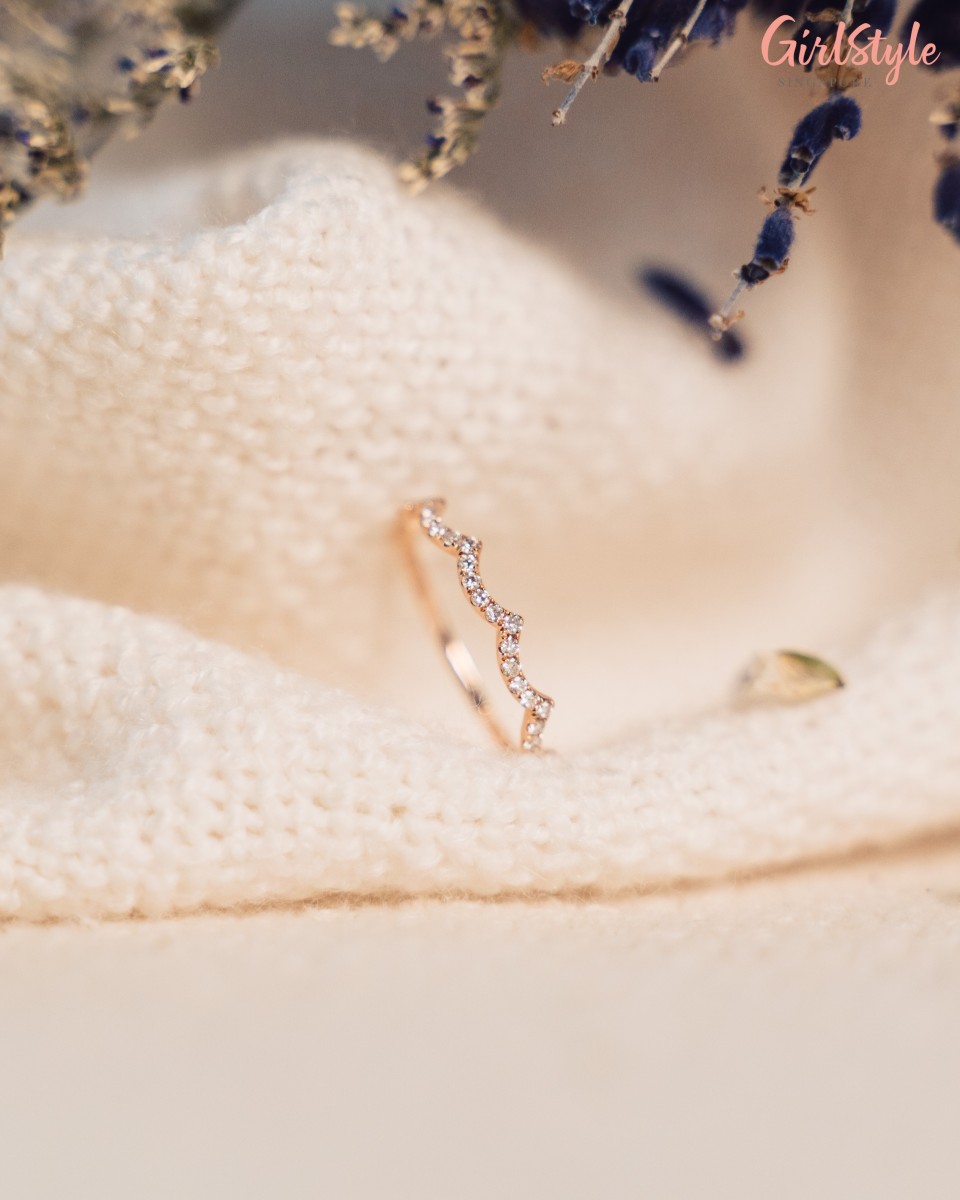 Rose gold crown ring