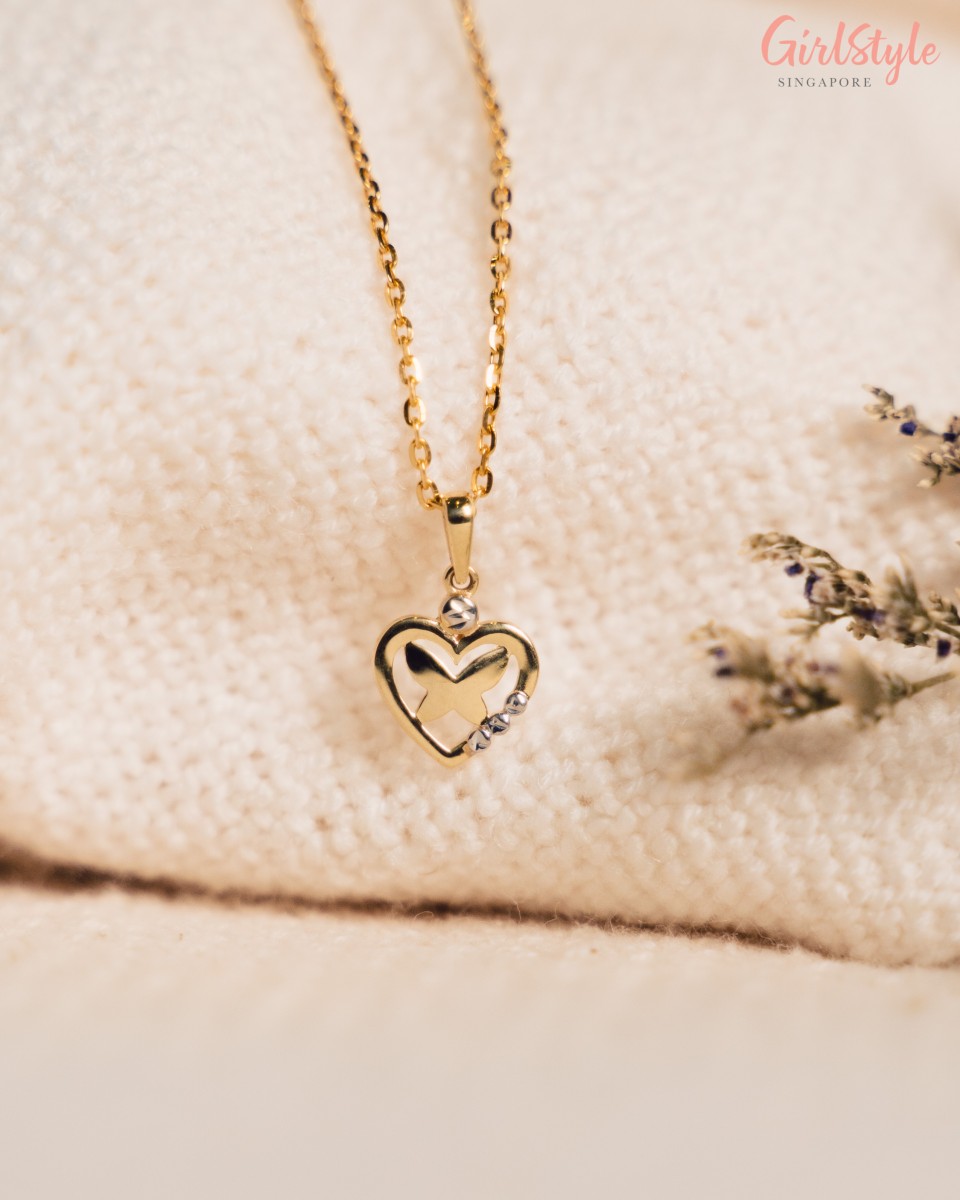 916 Gold heart shaped pendant