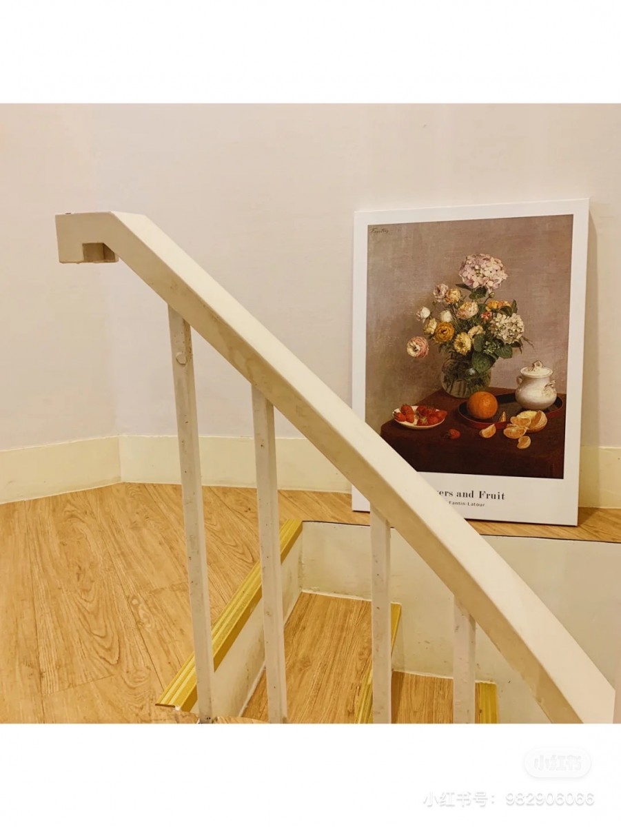 Staircase area in cafemumi