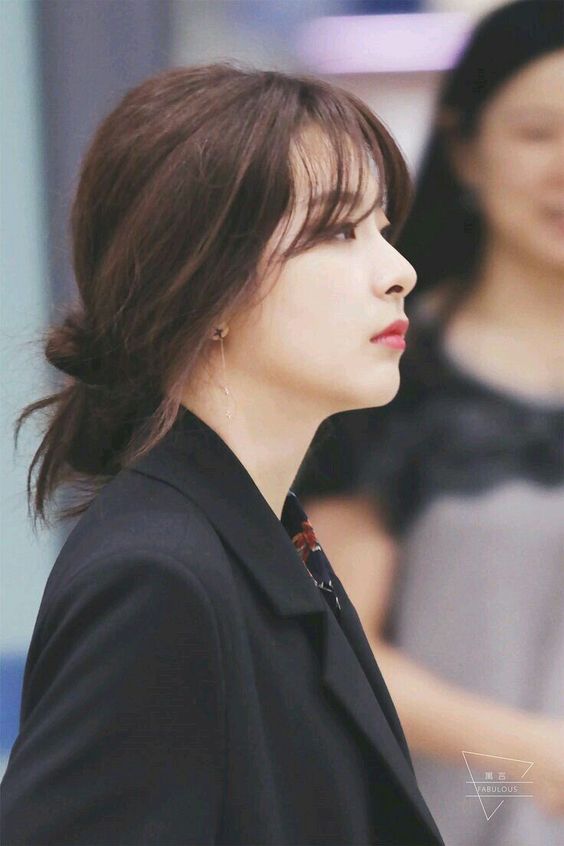 Red Velvet's Seulgi with low messy bun