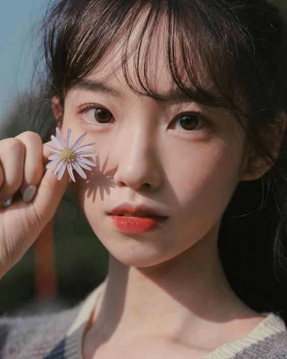 asian woman with natural no-makeup makeup look To Get Fairer & Brighter Skin: