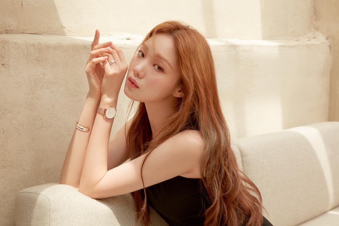 Lee Sung Kyung with caramel brown hair