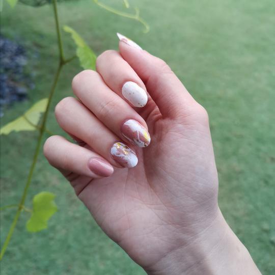 NAILWRAP.CO's pink marble nail wraps