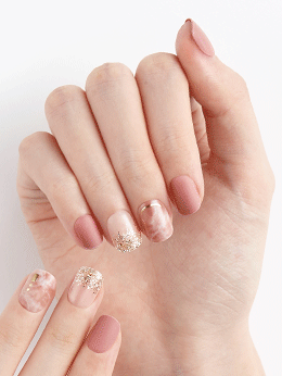 Dashing Diva press on nails