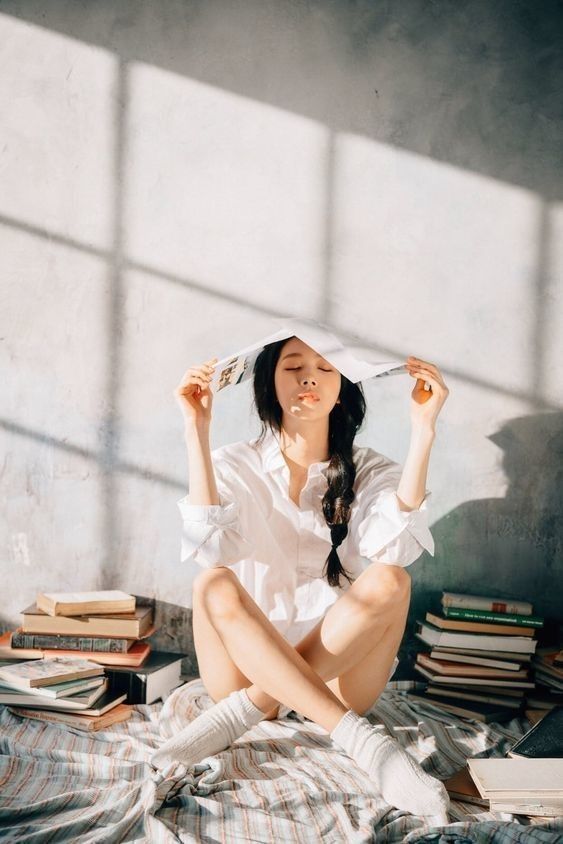 stop-multitasking girl with books