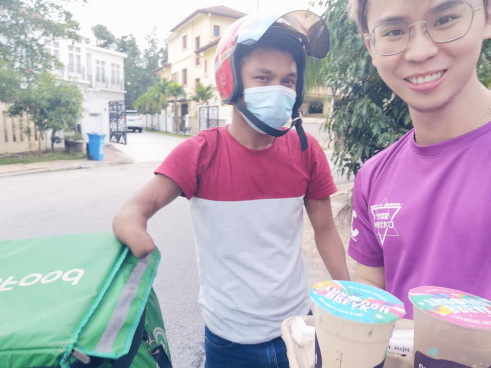 Edmund Gan and syahrain fadzil grabfood rider without hands