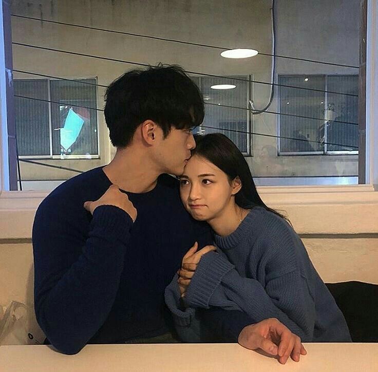 Korean couple at cafe