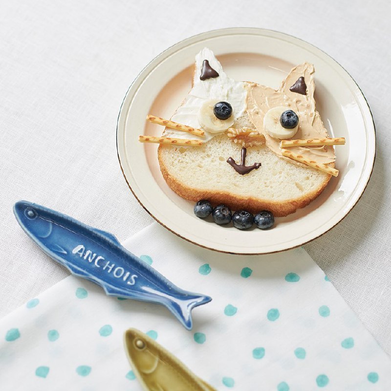 Cat shaped bread Japan Neko Neko Shokupan
