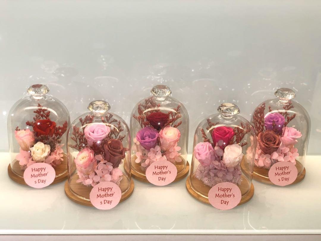 Flower and Hamper mother's day flower dome