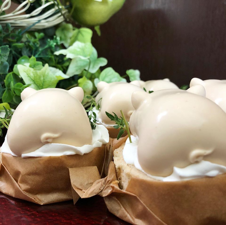 Parisian Perpetual pig royal milk tea cakes