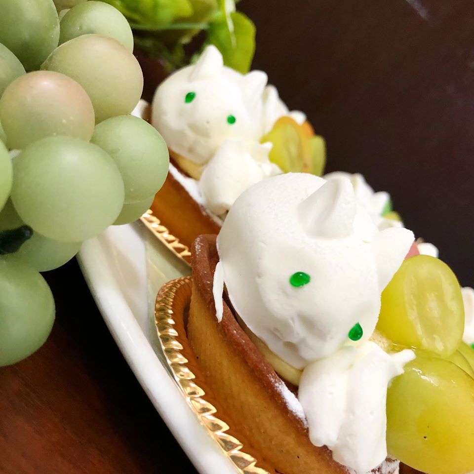 Parisian Perpetual grape rabbit cakes