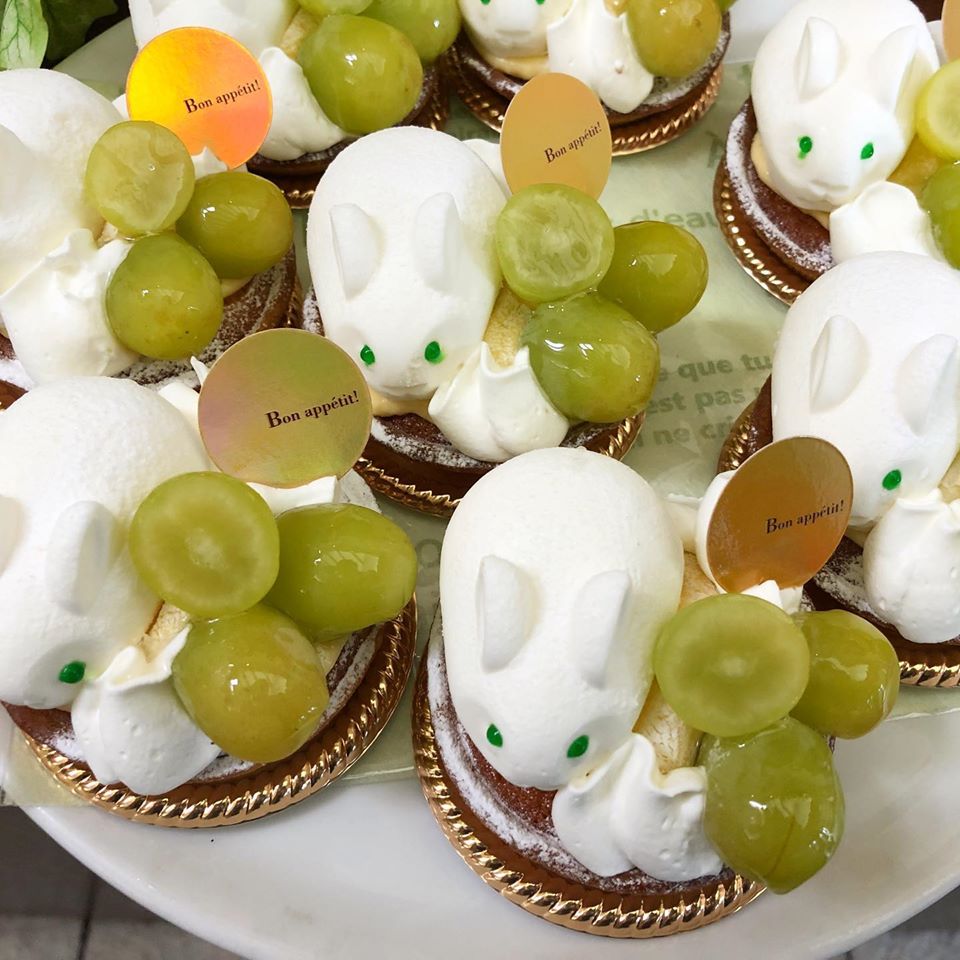 Parisian Perpetual grape rabbit cakes