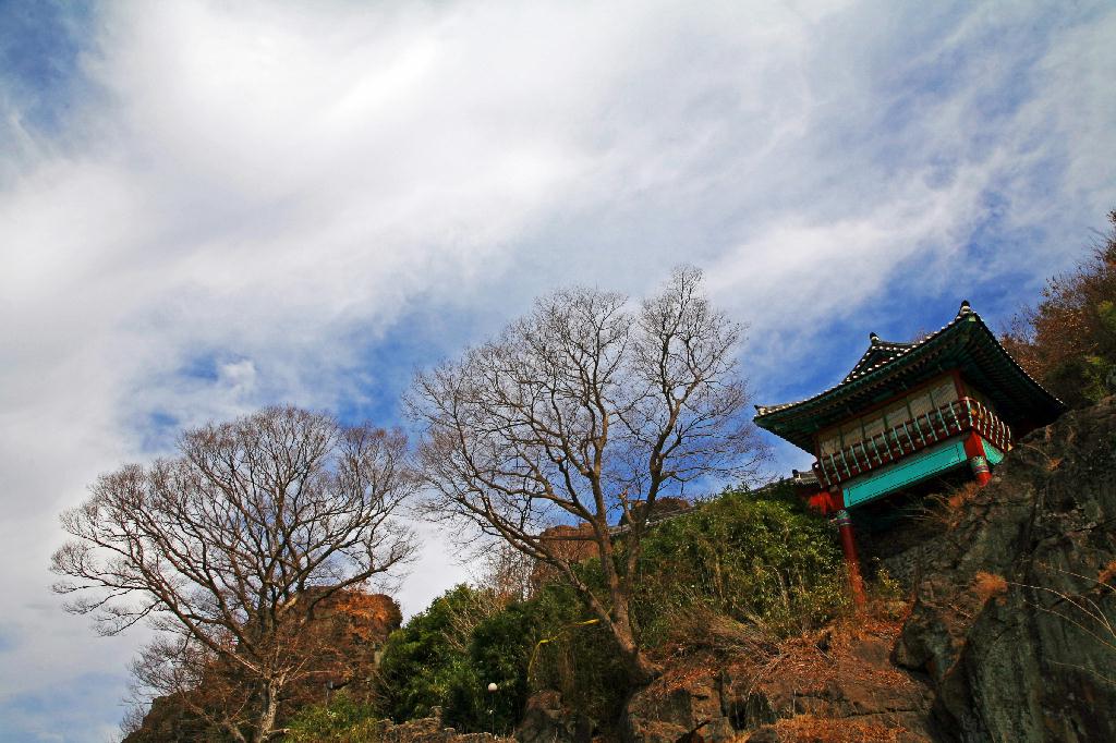 Jirisan Dullebogo architecture and surroundings