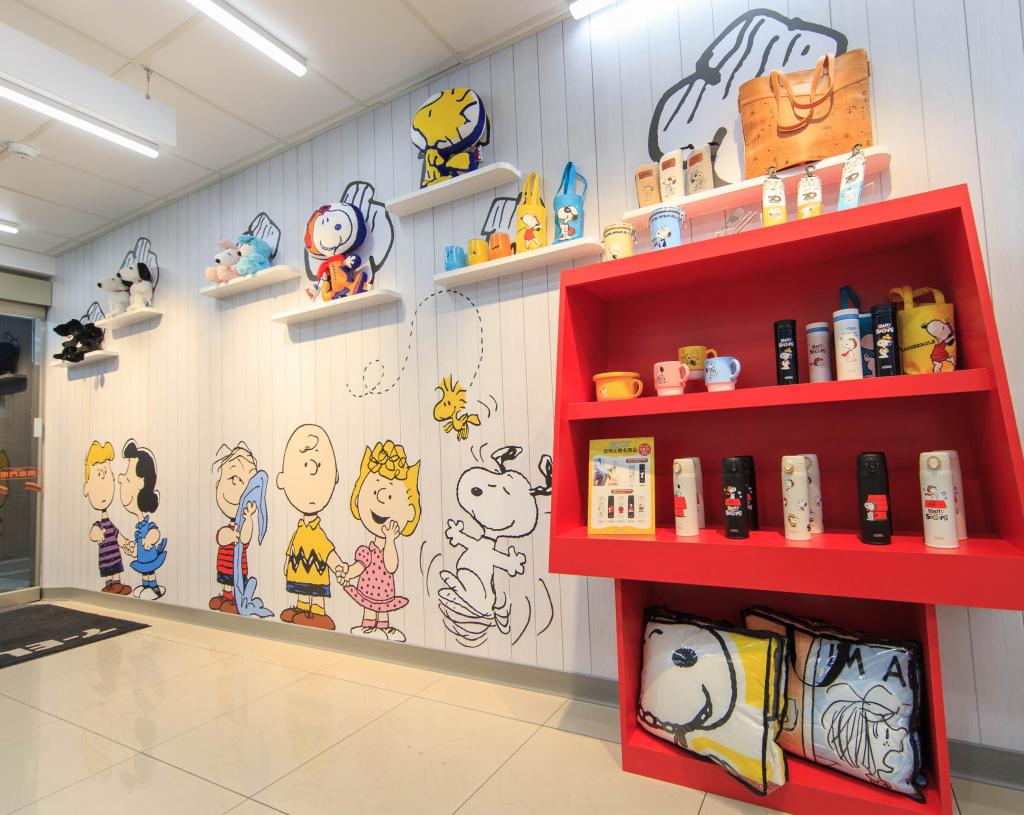 Snoopy-themed 7-Eleven Taipei Taiwan wall decor