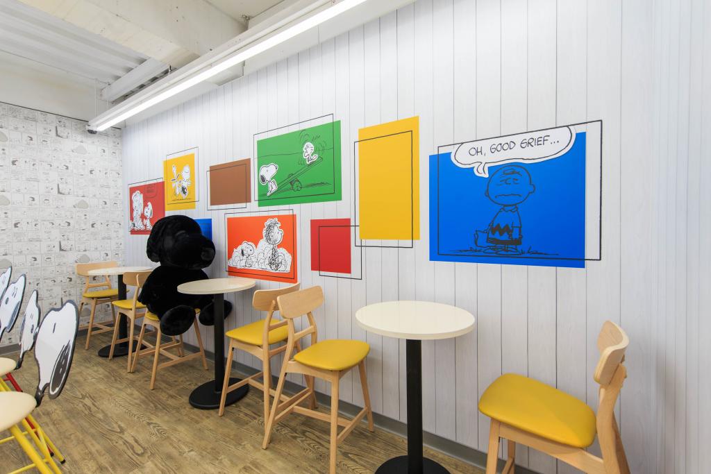 Snoopy-themed 7-Eleven Taipei Taiwan dining area