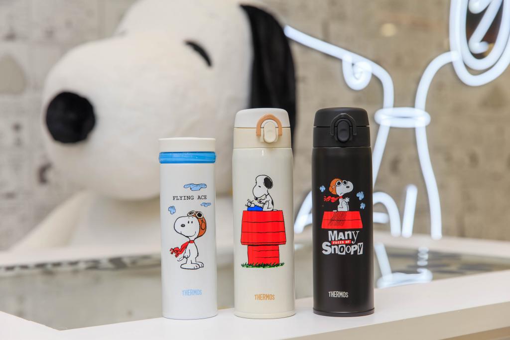 7-Eleven Taiwan Snoopy merchandise flasks