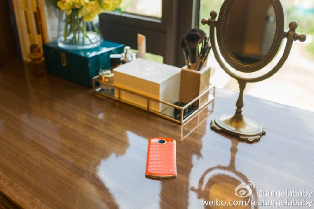 Angelababy's home vanity