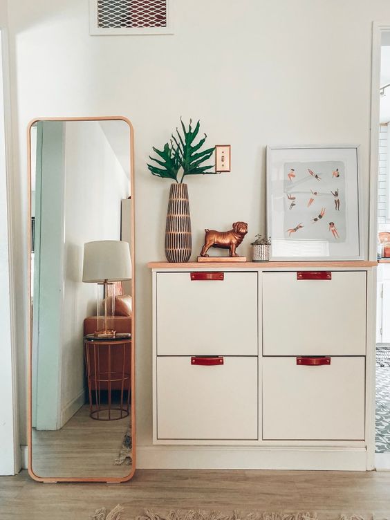 Floating shoe cabinet and side mirror