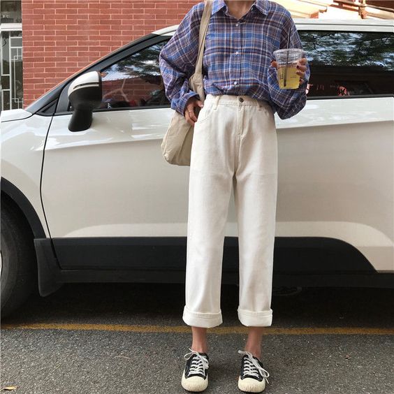 White straight cut pants with checkered top