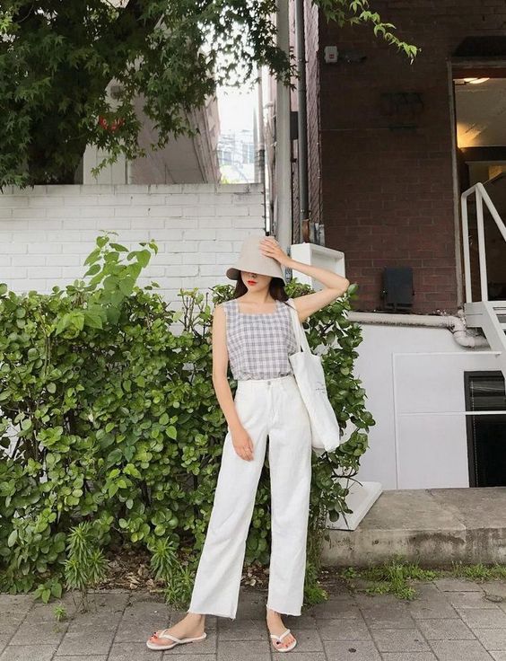 White wide leg pants