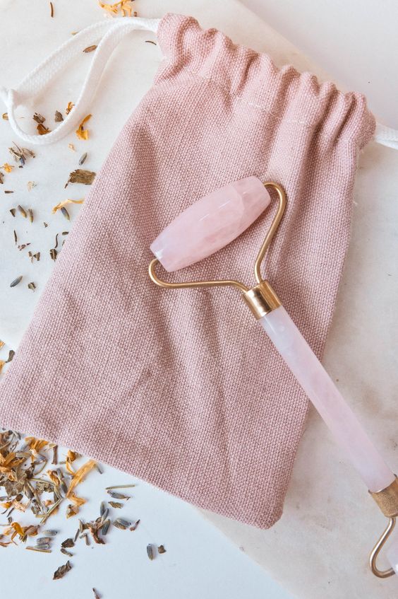 Rose quartz roller