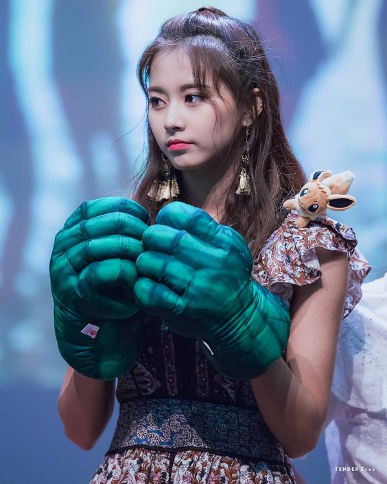 5 Tips for Not Touching Your Face And Popping Those Zits!