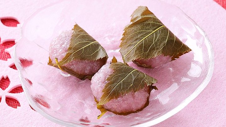 Japanese convenience store Sakura mochi