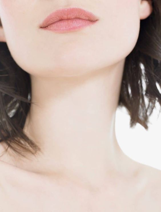 Girl with no neck lines and wrinkles