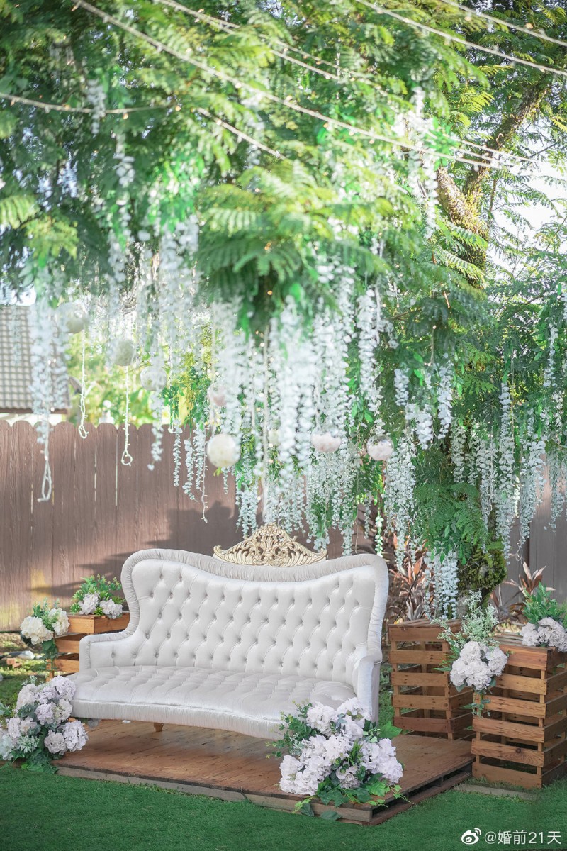 Wu Zun and his wife couple wedding seat